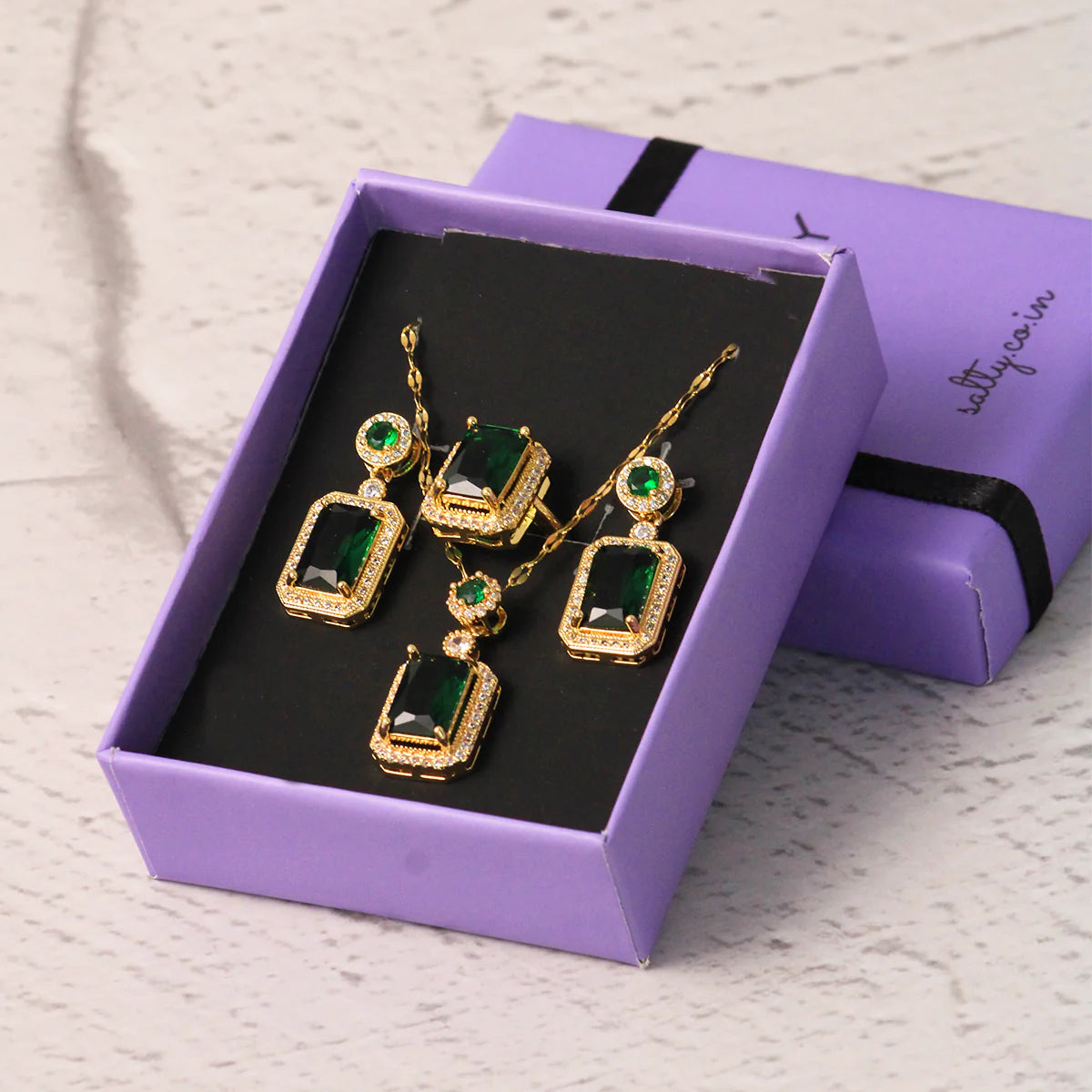 Kiara Advani Green Emerald Necklace and Earrings Set - 18K Gold Plated