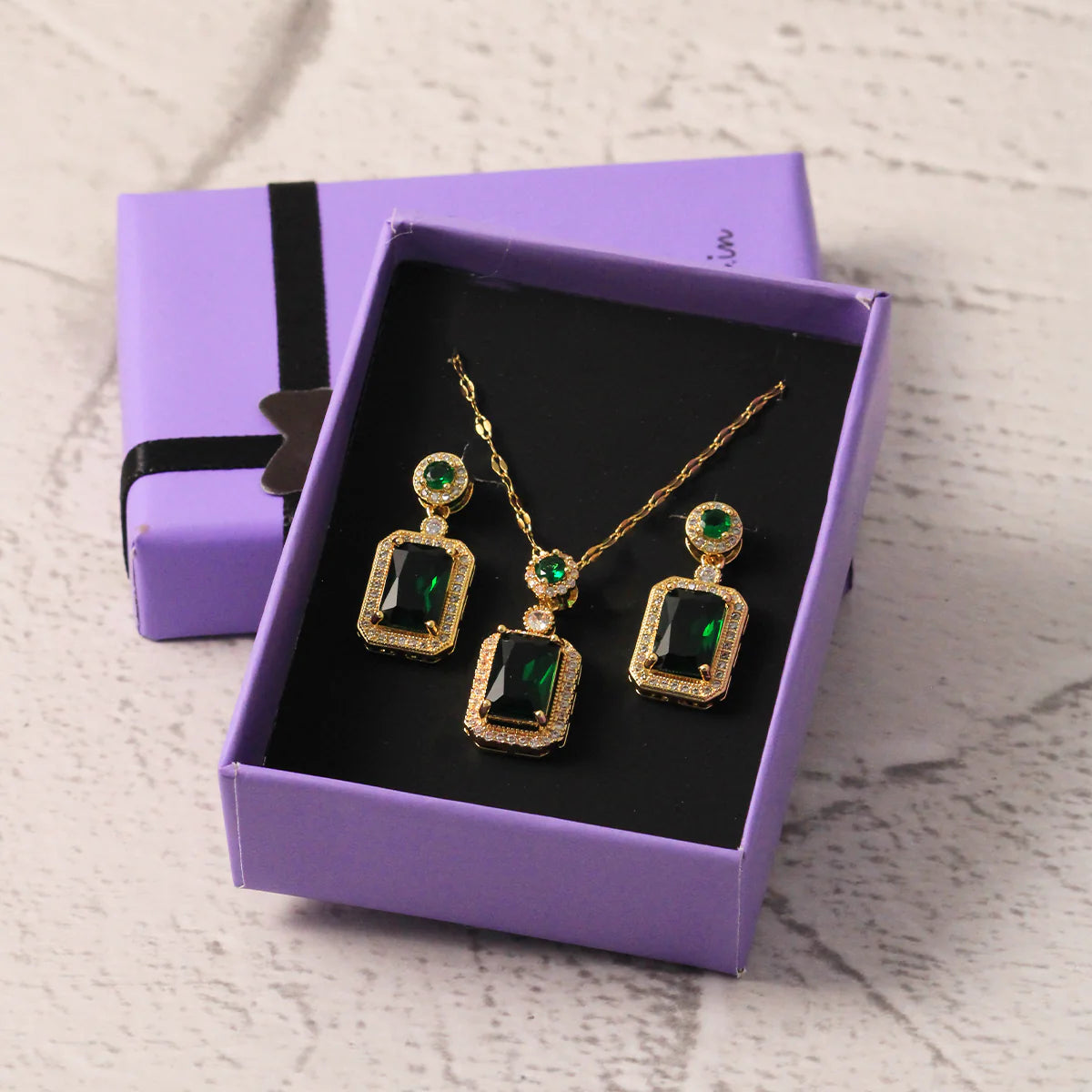 Kiara Advani Green Emerald Necklace and Earrings Set - 18K Gold Plated